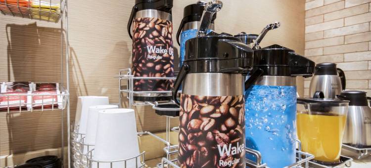 舒适套房酒店(Comfort Inn & Suites Merritt)图片