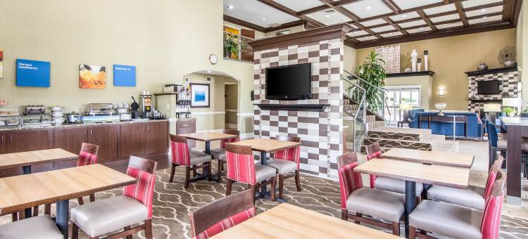 舒适套房酒店-近格林伍德大学(Comfort Inn & Suites Greenwood Near University)图片