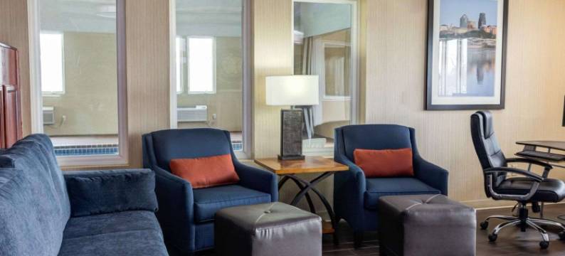 科尔尼利伯蒂舒适酒店(Comfort Inn Kearney - Liberty)图片