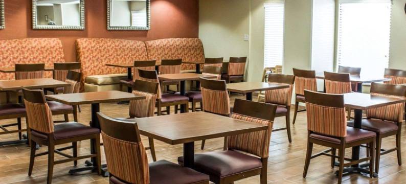 费耶特维尔自由堡附近舒适酒店(Comfort Inn Fayetteville Near Fort Bragg)图片