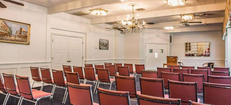 OYO萨姆特SC市中心酒店(OYO Hotel Sumter SC Downtown)图片