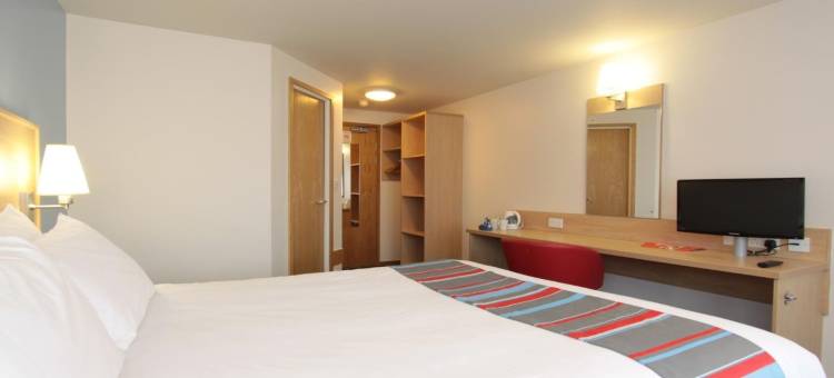 旅屋酒店-比斯特切尔威尔谷M40(Travelodge Bicester Cherwell Valley M40)图片