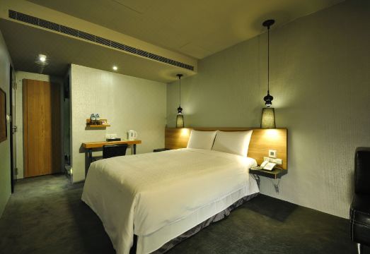 Forward Suites II Hotel Overview