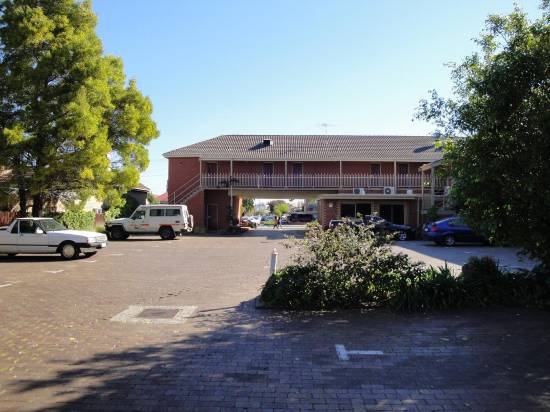 福特斯克瑞汽車旅館加服務式公寓酒店