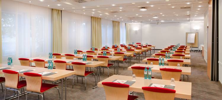 纽伦堡市沃德赛诺维娜酒店(Novina Hotel Woehrdersee Nuernberg City)图片