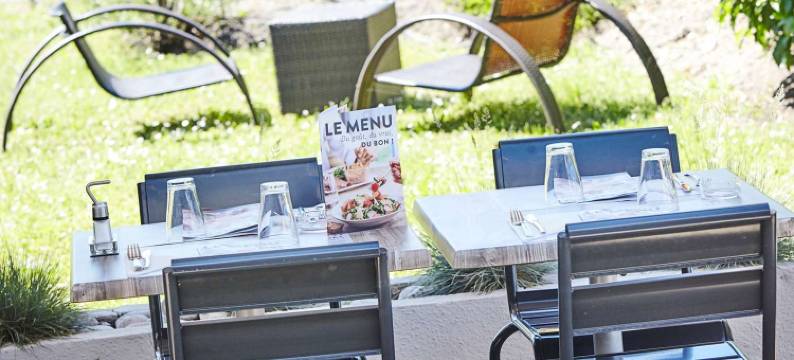 波尔多东阿尔蒂格康铂自然酒店(Campanile NATURE - Bordeaux Est Artigues)图片