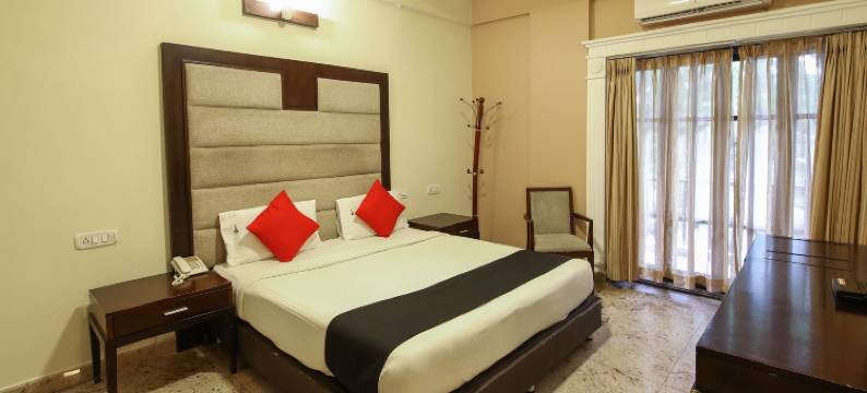 首都 O 18260 酒店水晶公园旅馆(Capital O 18260 Hotel Crystal Park Inn)图片