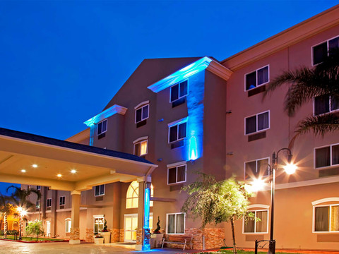 洛杉矶机场霍索恩智选假日套房酒店