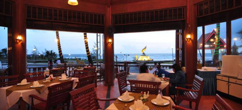 班卡伦布里度假酒店(Baan Karonburi Resort)图片