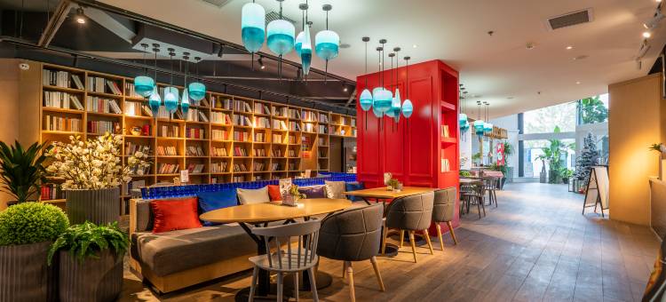 喜鹊愉家旅馆(郑州曼哈顿燕庄地铁站店)图片