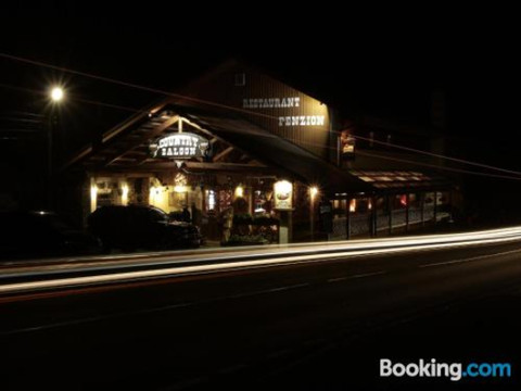 乡村酒吧-牛排餐厅酒店