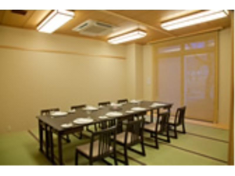 Auberge Cosmos Hotel Reviews And Room Rates - 