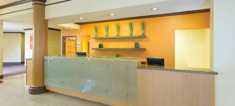 罗利达勒姆绍斯波恩特拉昆塔温德姆套房酒店(La Quinta Inn & Suites by Wyndham Raleigh/Durham Southpoint)图片