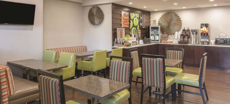 La Quinta Inn & Suites by Wyndham Brooklyn East图片