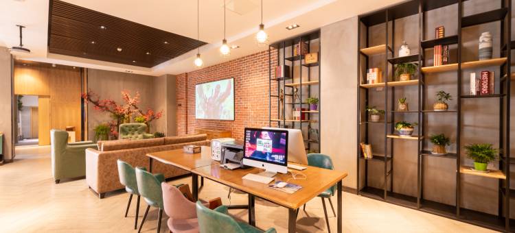 美豪酒店(西安高新中大国际科技路地铁站店)图片