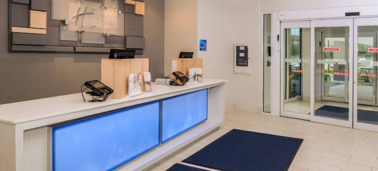 Holiday Inn Express & Suites ST. Petersburg - Madeira Beach图片