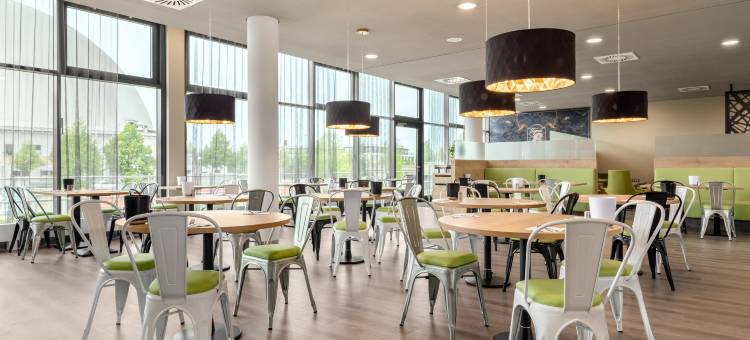 奥伯豪森温德姆速8酒店(Super 8 by Wyndham Oberhausen)图片