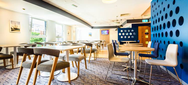 朴次茅斯冈沃夫码头智选假日酒店(Holiday Inn Express Portsmouth - Gunwharf Quays)图片