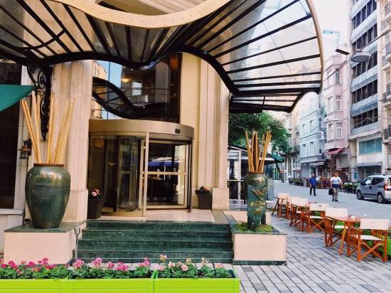 拉樂斯公園酒店