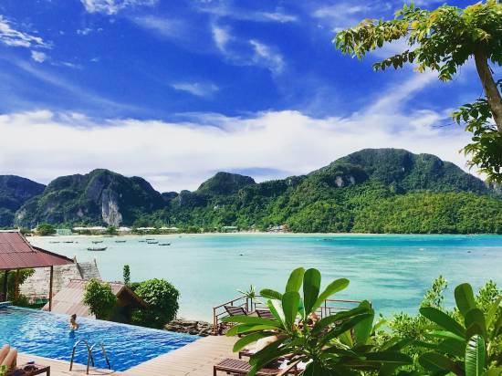 鵝卵石海灘酒店