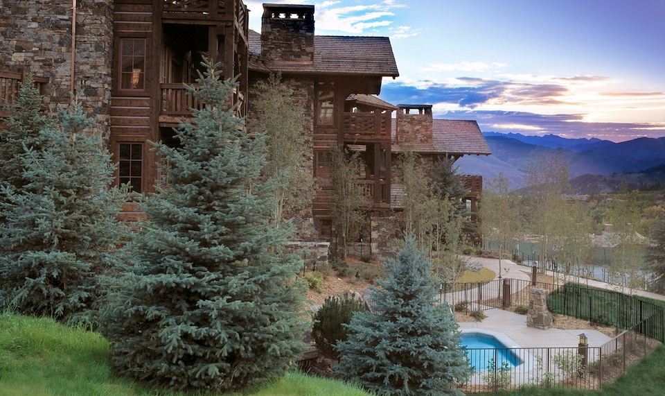 Settlers Lodge 203ST Hotel Overview