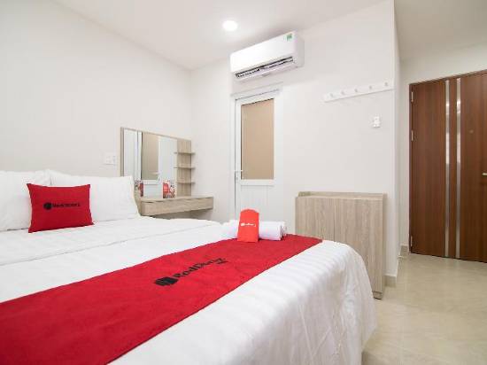 伊頓3附近高級酒店--紅門酒店