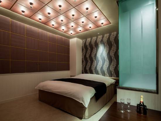 C 格蘭酒店 - 限成人