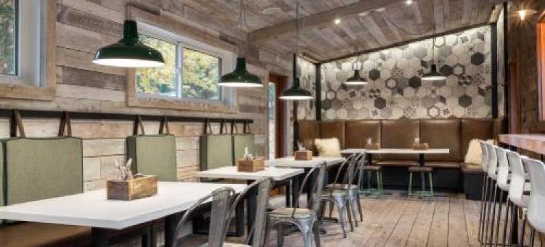 桑沃夫河滨小屋度假村(Sunwolf Riverside Cabins)图片