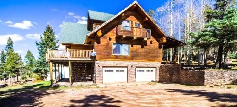 燃烧天空 4 室 3 卫之家旅馆(Burning Sky Lodge 4 Bedrooms 3 Bathrooms Home)图片