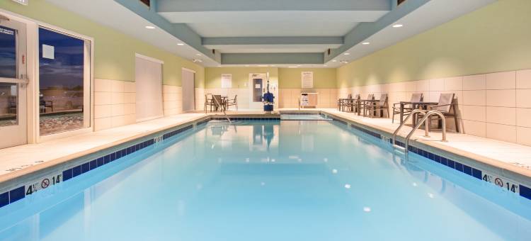 大本德智选假日酒店(Holiday Inn Express & Suites Great Bend)图片