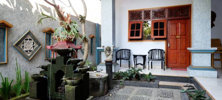 龙目岛玛约拉公园附近瑞德多兹酒店(RedDoorz Near Mayura Park Lombok)图片