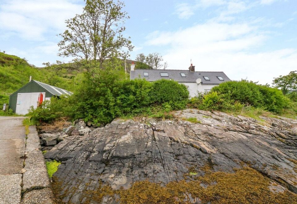 House on The Slip Hotel Overview