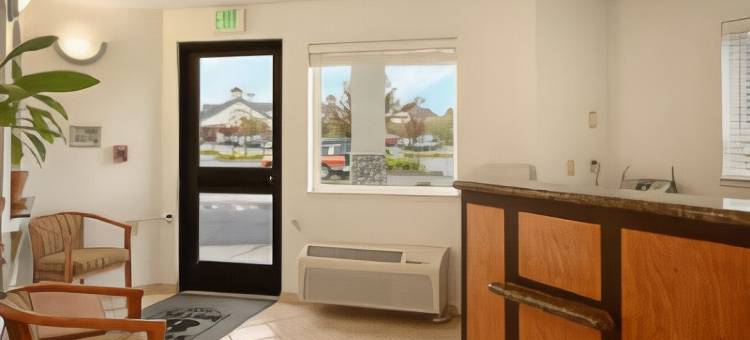 速8酒店-温德姆克洛弗代尔葡萄酒乡(Super 8 by Wyndham Cloverdale Wine Country)图片