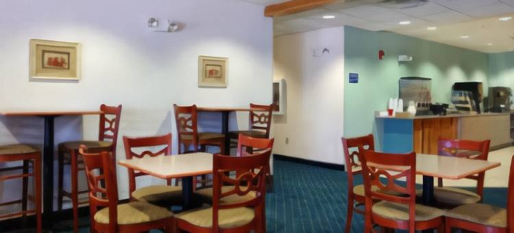 托马麦客达套房酒店(Microtel Inn & Suites by Wyndham Tomah)图片