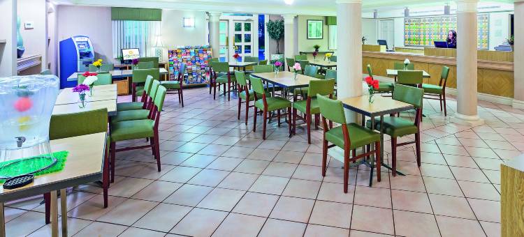 圣安东尼奥温德姆速 8 - 近海洋世界英格拉姆公园(Super 8 by Wyndham San Antonio Near SeaWorld Ingram Park)图片