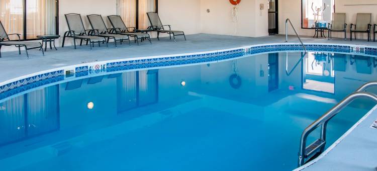 芬德利I-75舒适套房靠近体育综合体(Comfort Suites Findlay I-75 Near Sports Complex)图片