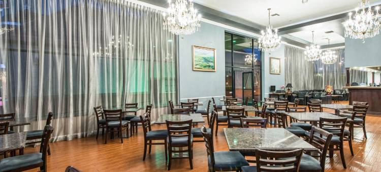洛杉矶贝尔花园品质酒店及套房(Quality Inn & Suites Bell Gardens-Los Angeles)图片