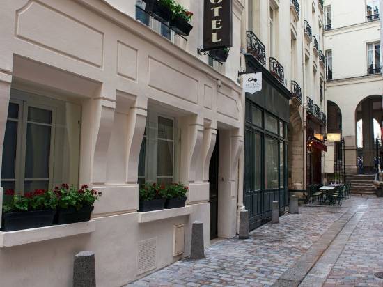 克洛斯聖母院酒店