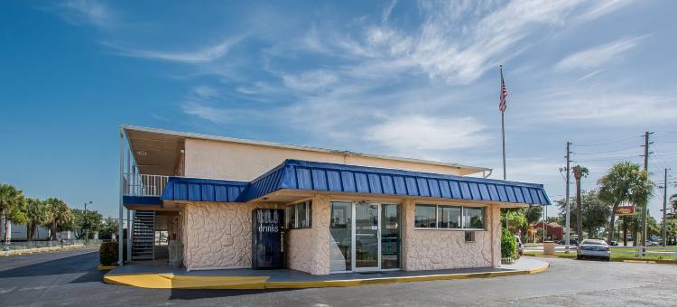 皮尔斯堡I-95罗德威酒店(Rodeway Inn Fort Pierce I-95)图片