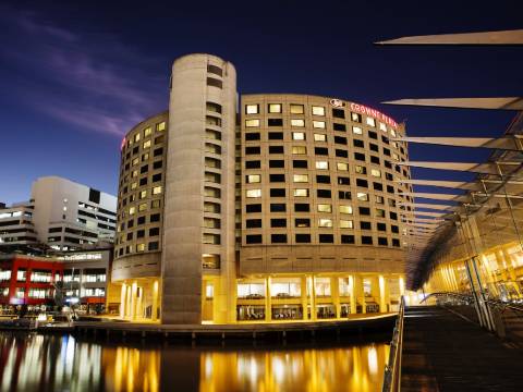 墨爾本皇冠假日酒店