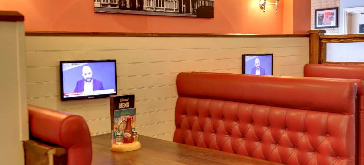 布罗顿酒店(The Broughton Hotel by Greene King Inns)图片