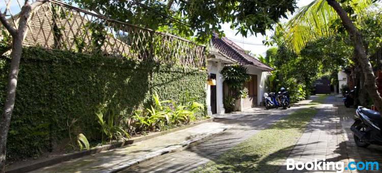 埃玛别墅塞米尼亚克中心350米海滩(Villa Emma | Heart of Seminyak | 350m Beach)图片