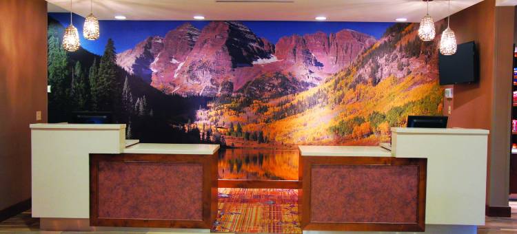 杜兰戈拉昆塔温德姆套房酒店(La Quinta Inn & Suites by Wyndham Durango)图片