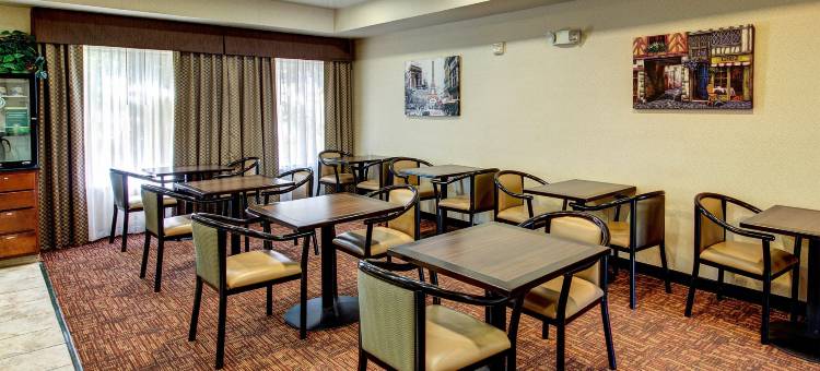格兰伯里凯艺套房酒店(Quality Inn & Suites Granbury)图片