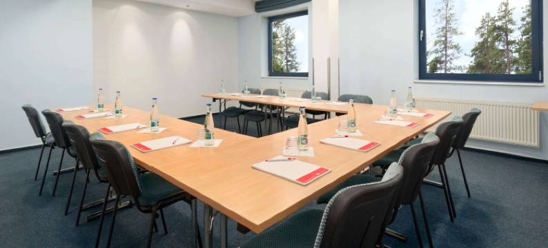 布拉格机场温德姆华美达酒店(Ramada by Wyndham Airport Prague)图片