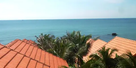 自由海灘度假村