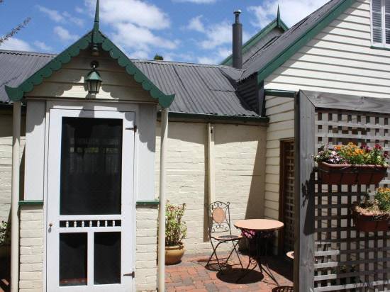 Westbury Gingerbread Cottages Hotel Reviews And Room Rates Trip Com