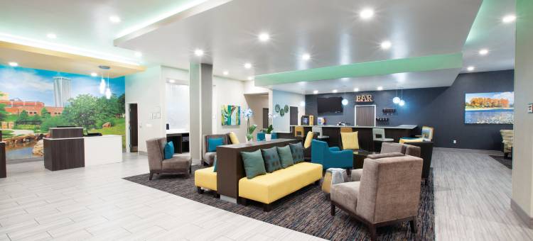 塔尔萨断箭市拉昆塔温德姆套房酒店(La Quinta Inn & Suites by Wyndham Tulsa Broken Arrow)图片