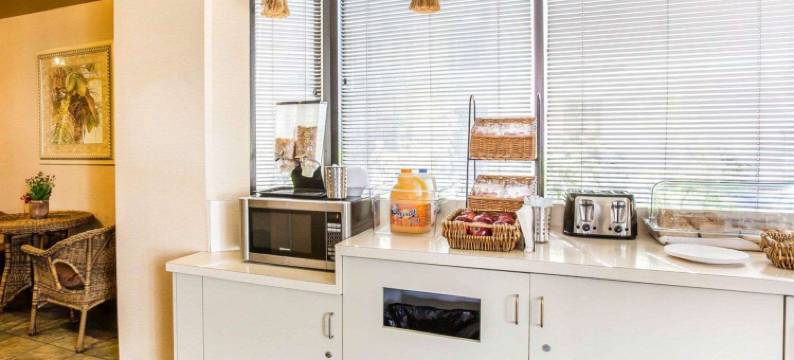 加利福尼亚旅馆套房贝克斯菲尔德(California Inn and Suites Bakersfield)图片