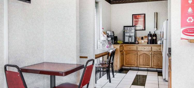 伊克诺旅馆麦克唐纳南(Econo Lodge)图片